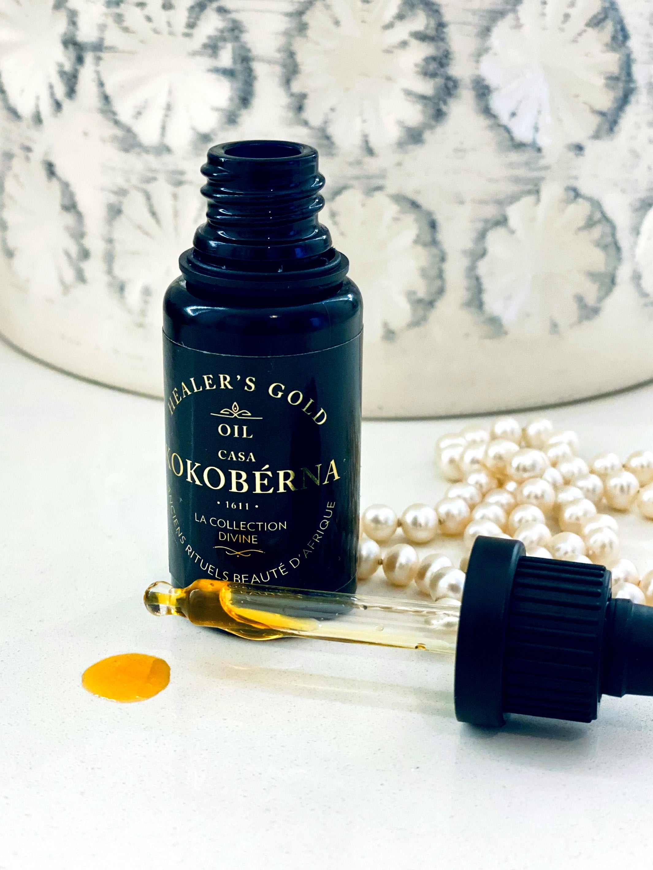 The world's finest luxury organic face oil handcrafted with indigenous plant oils from West Africa that have healing properties to help repair problem skin, heal damaged skin barrier, support the regenerative wound healing process from cosmetic surgery scars, reduce appearance of scars and dark spots, and prevent premature aging of skin. Ideal for all skin types.