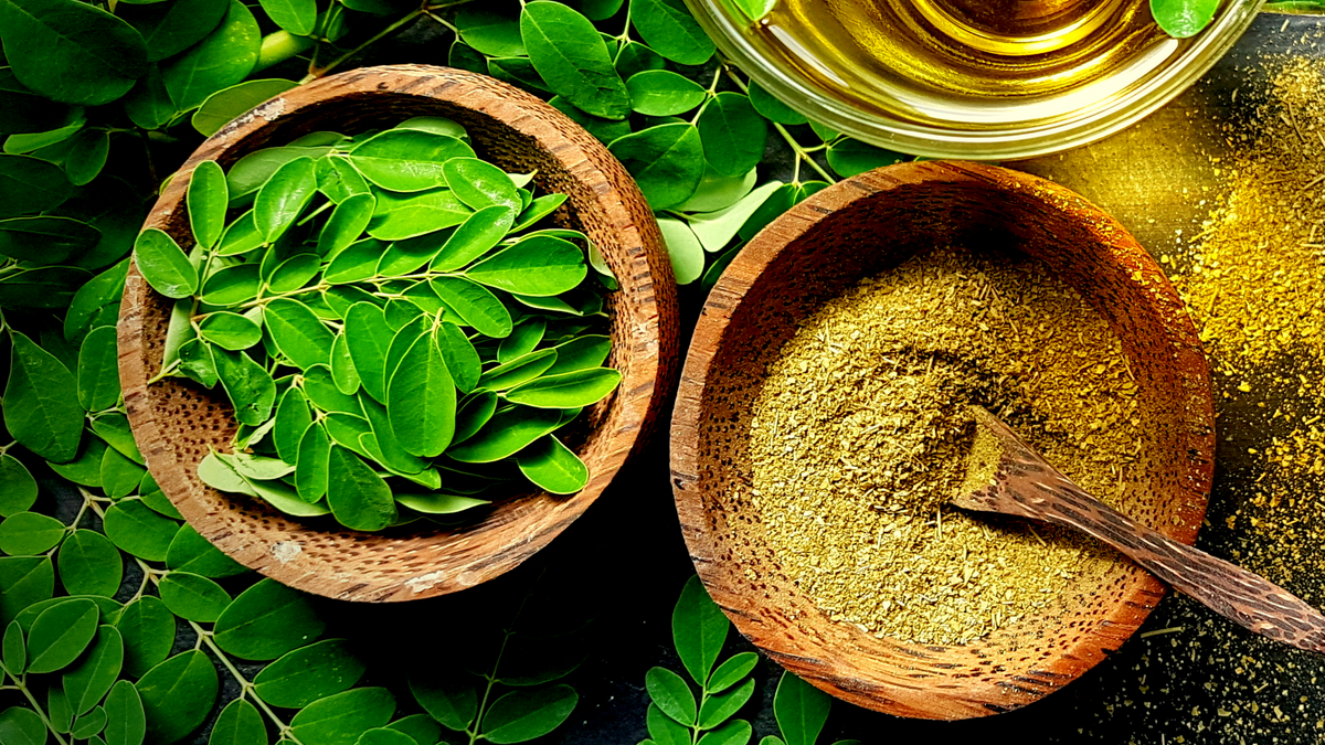 Moringa leaves (whole and grounded), Moringa oleifera.